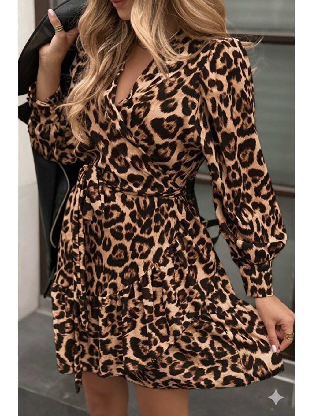 Kahverengi Kadın Uzun Kollu Kruvaze Yakalı Fırfırlı Belden Kuşaklı Leopar Desen Modal Elbise-2