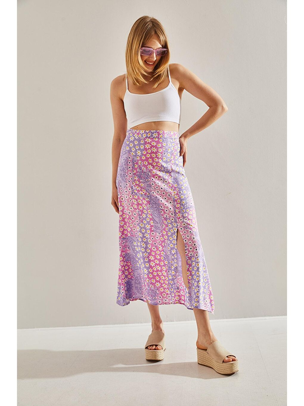 Lila Kadın Yandan Gizli Fermuarlı Yırtmaçlı Çiçekli Etek-3