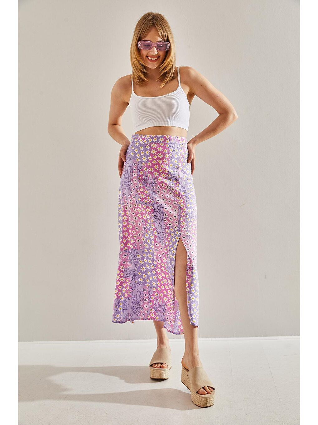 Lila Kadın Yandan Gizli Fermuarlı Yırtmaçlı Çiçekli Etek-4