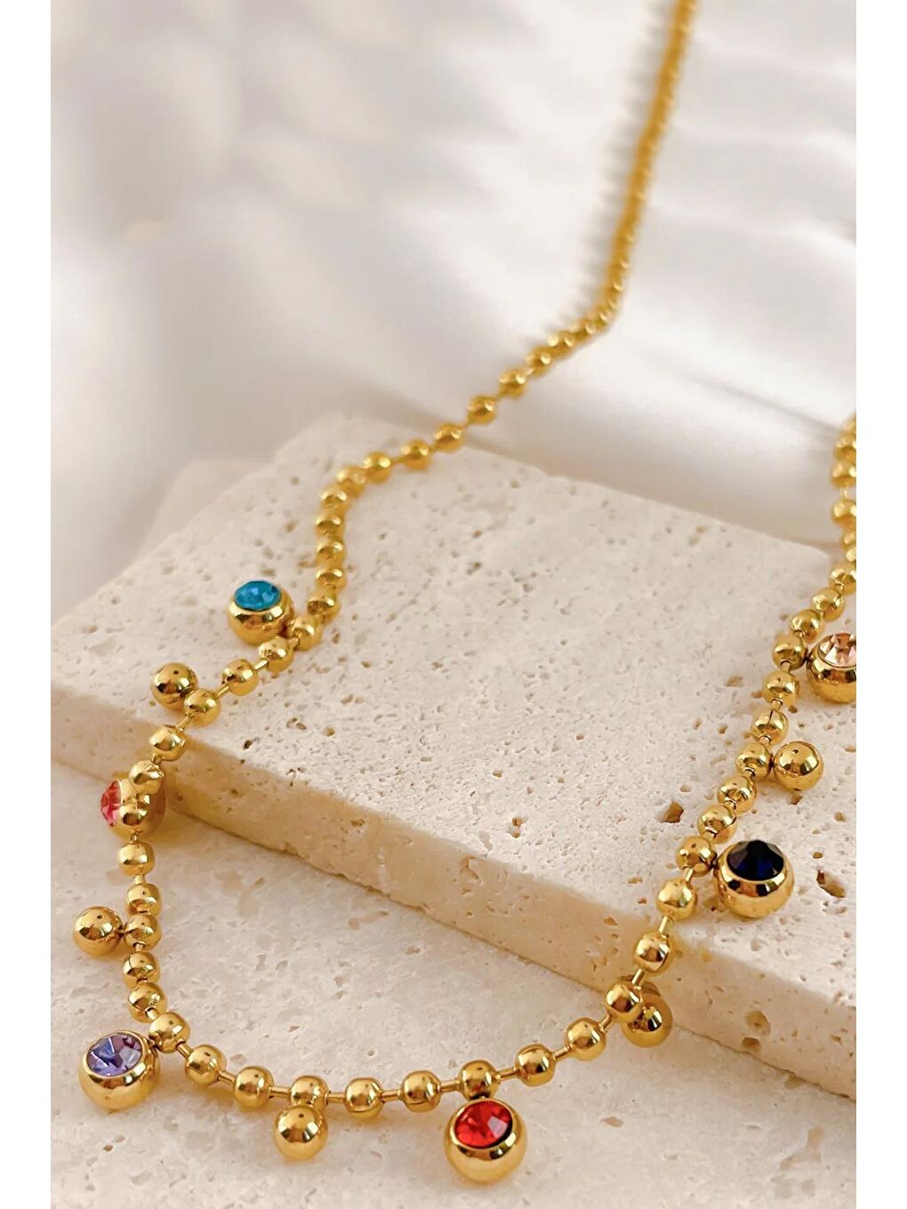 Sarı Rengarenk Taşlı Topçuk Sallantılı Dorika Çelik Gold Zİncir Kolye-3