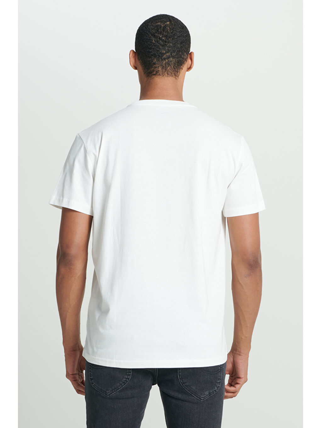 Beyaz Regular Fit Normal Kesim %100 Pamuk Bisiklet Yaka Tişört-5