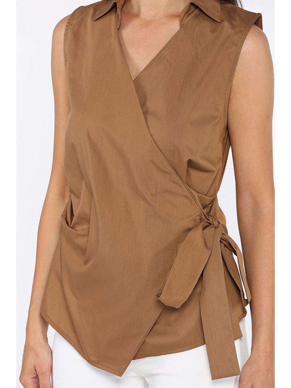 Kahverengi Kadın Kruvaze Yaka Yan Bağlama Detaylı Bluz-3