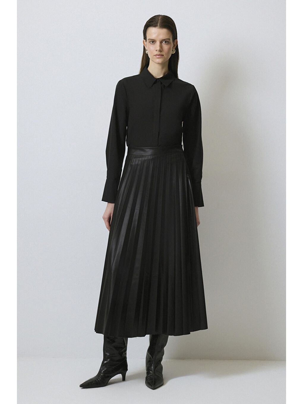 Siyah Piliseli Deri Etek-3