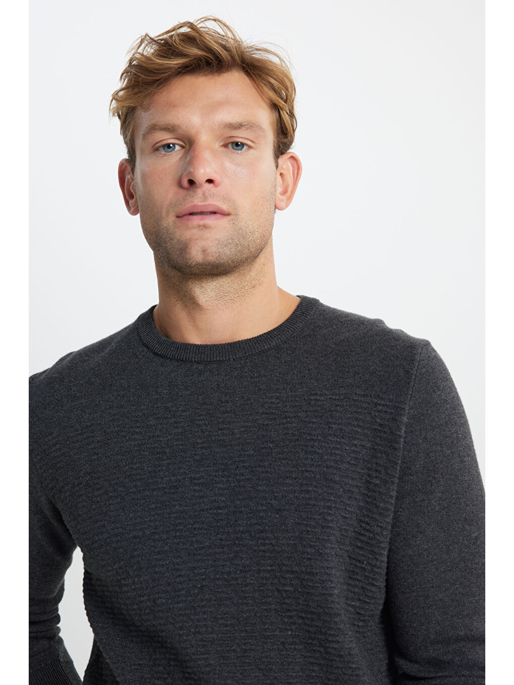 Erkek Antrasit-Melanj Pamuklu Standart Fit Normal Kesim Bisiklet Yaka Desenli Triko Kazak-4