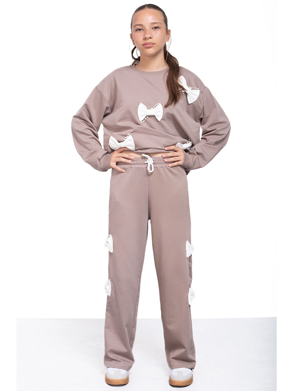 Kahverengi Fiyonklu İnci Detaylı Kız Çocuk Bisiklet Yaka 2li Eşofman Takımı 21202-2