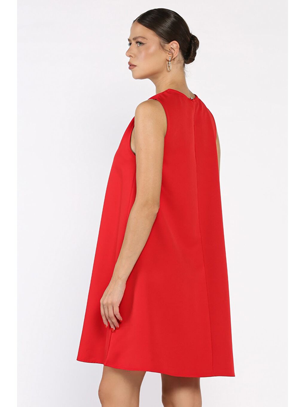 Kırmızı Omuz Tokalı Rahat Kısa Elbise-2