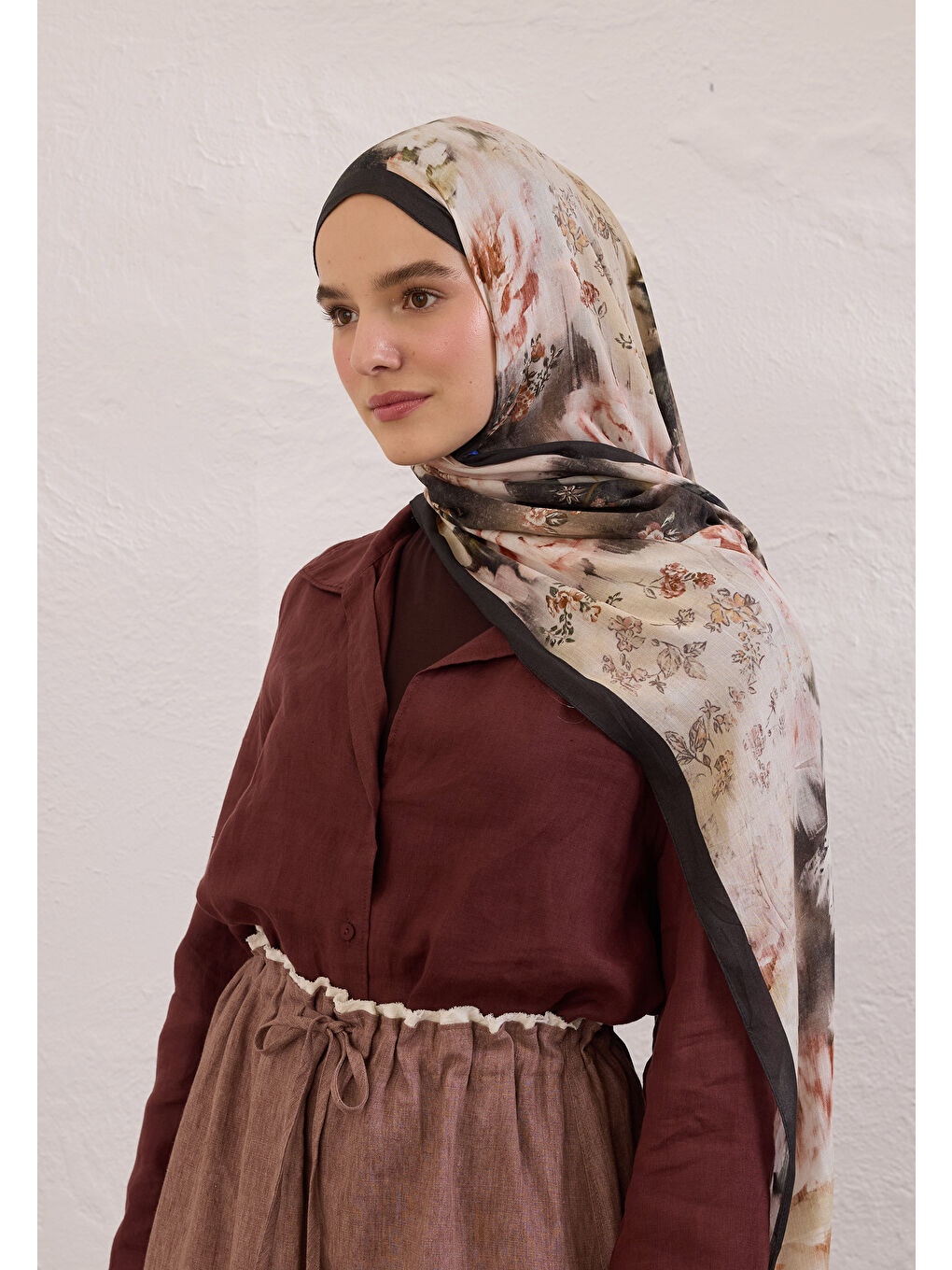 Vıntage Rose Desen Rami Şal Siyah