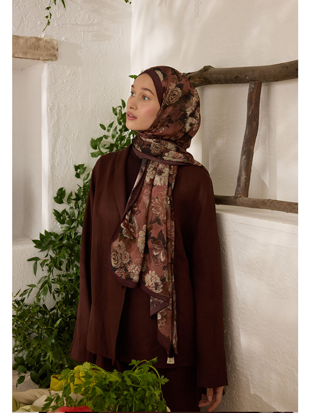 Kahverengi Magnolıa Desen Rami Şal Sıcak Kahve