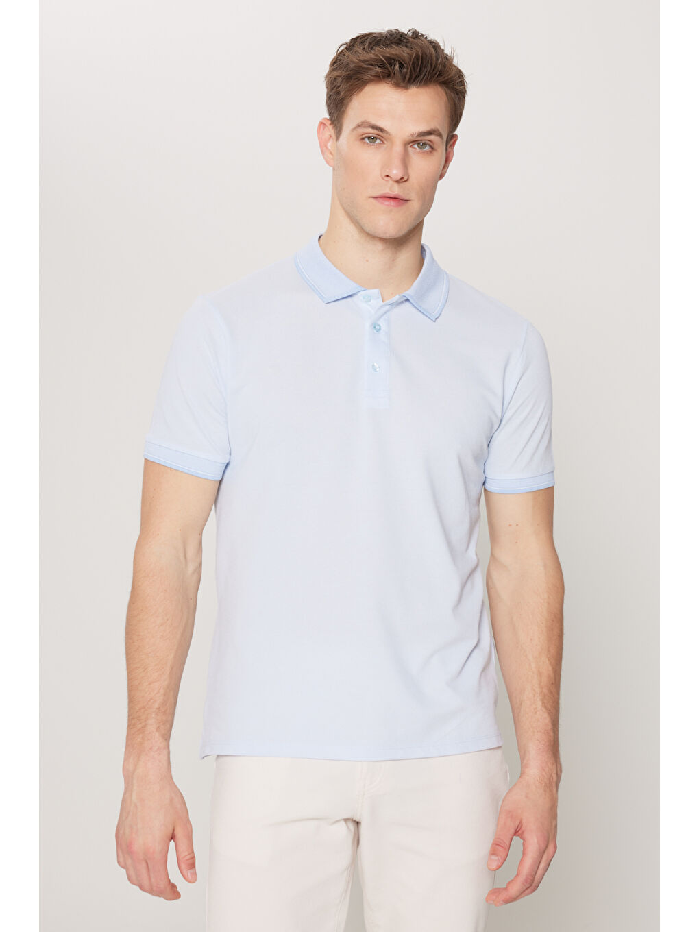 Erkek Açık Mavi Slim Fit Dar Kesim Kıvrılmaz Polo Yaka Kısa Kollu Tişört