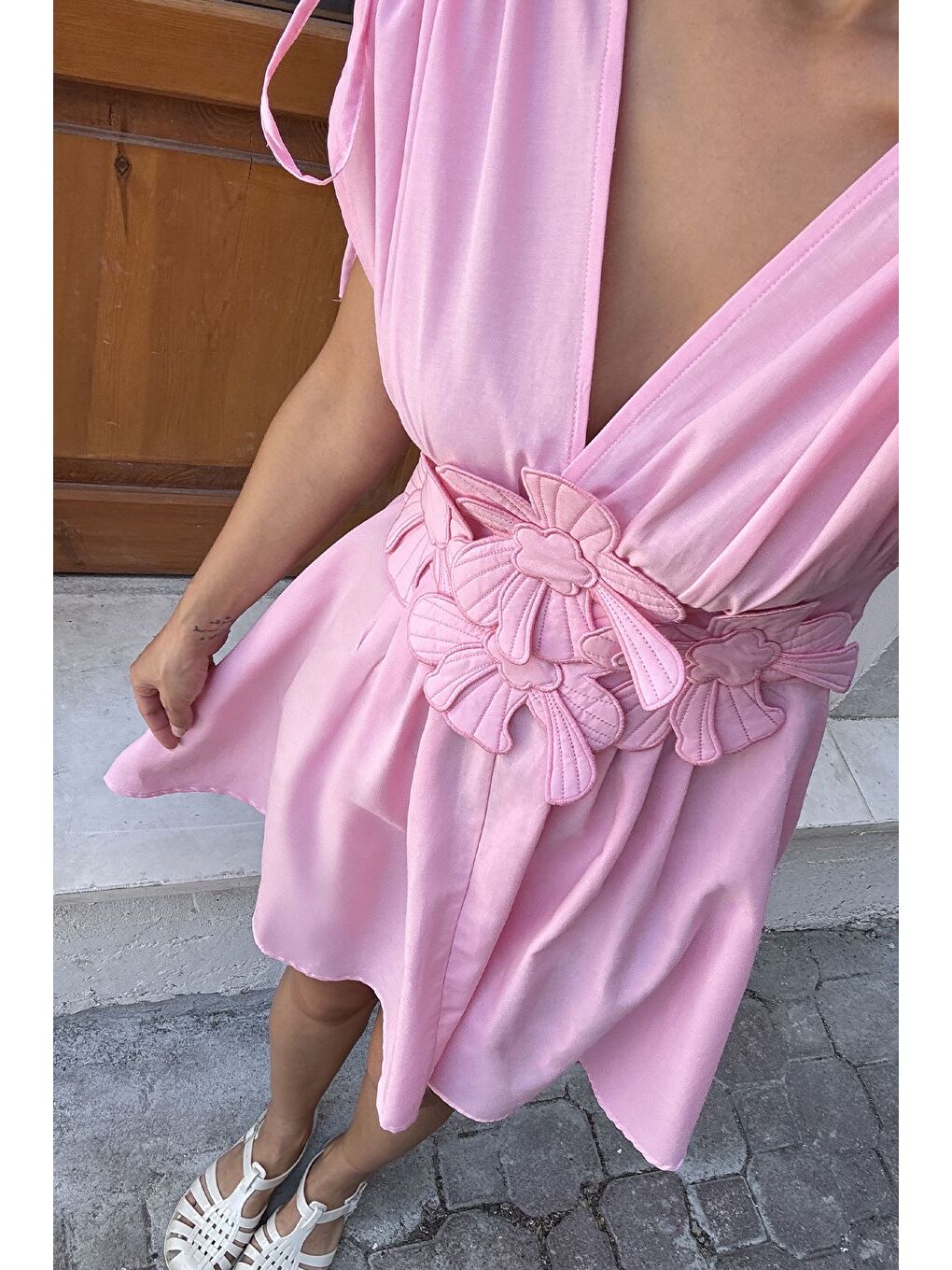 Pembe Papatya Aplikeli Kısa Elbise-4