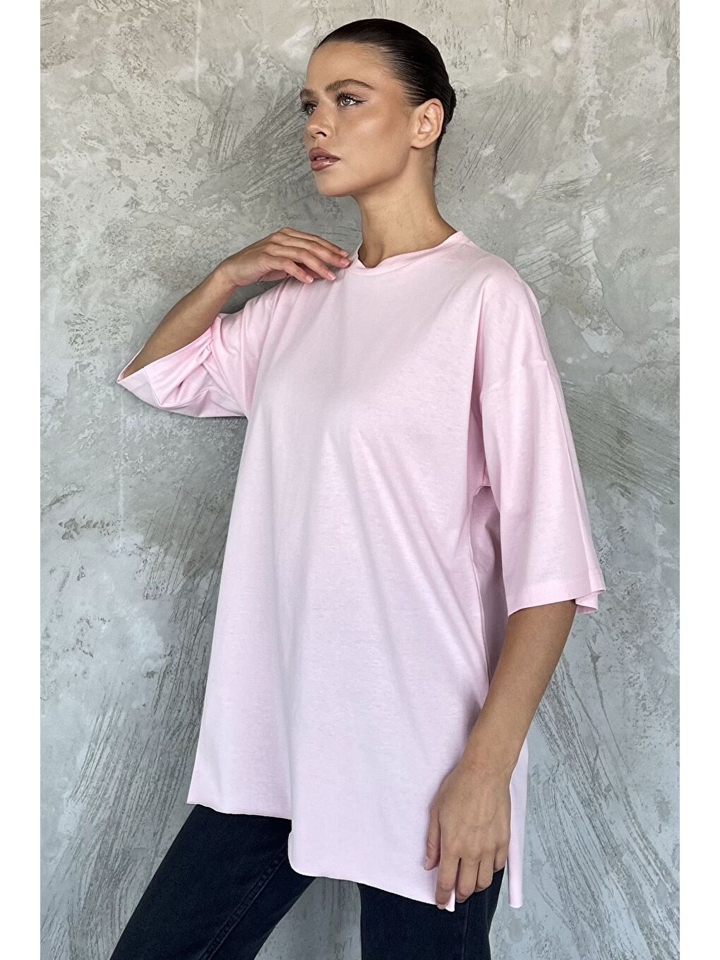 Pembe Kadın Bisiklet Yaka Yan Yırtmaç Detaylı Salaş T-shirt-1