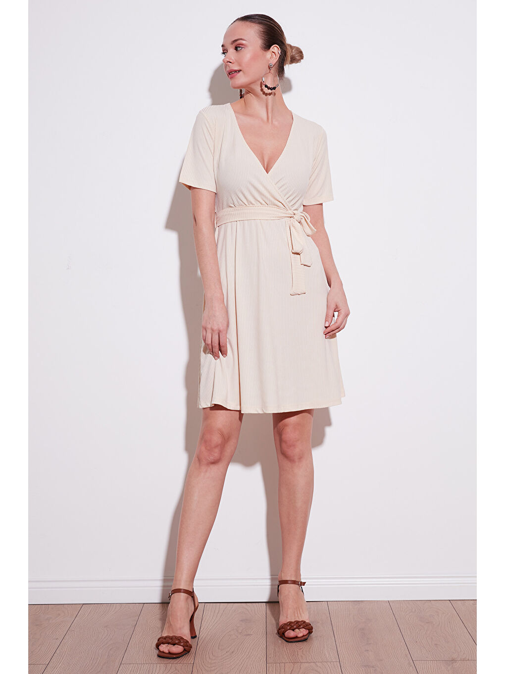 Gri Belden Bağlamalı Kruvaze Yaka Fitilli Kadın Elbise 5864505Y6-1