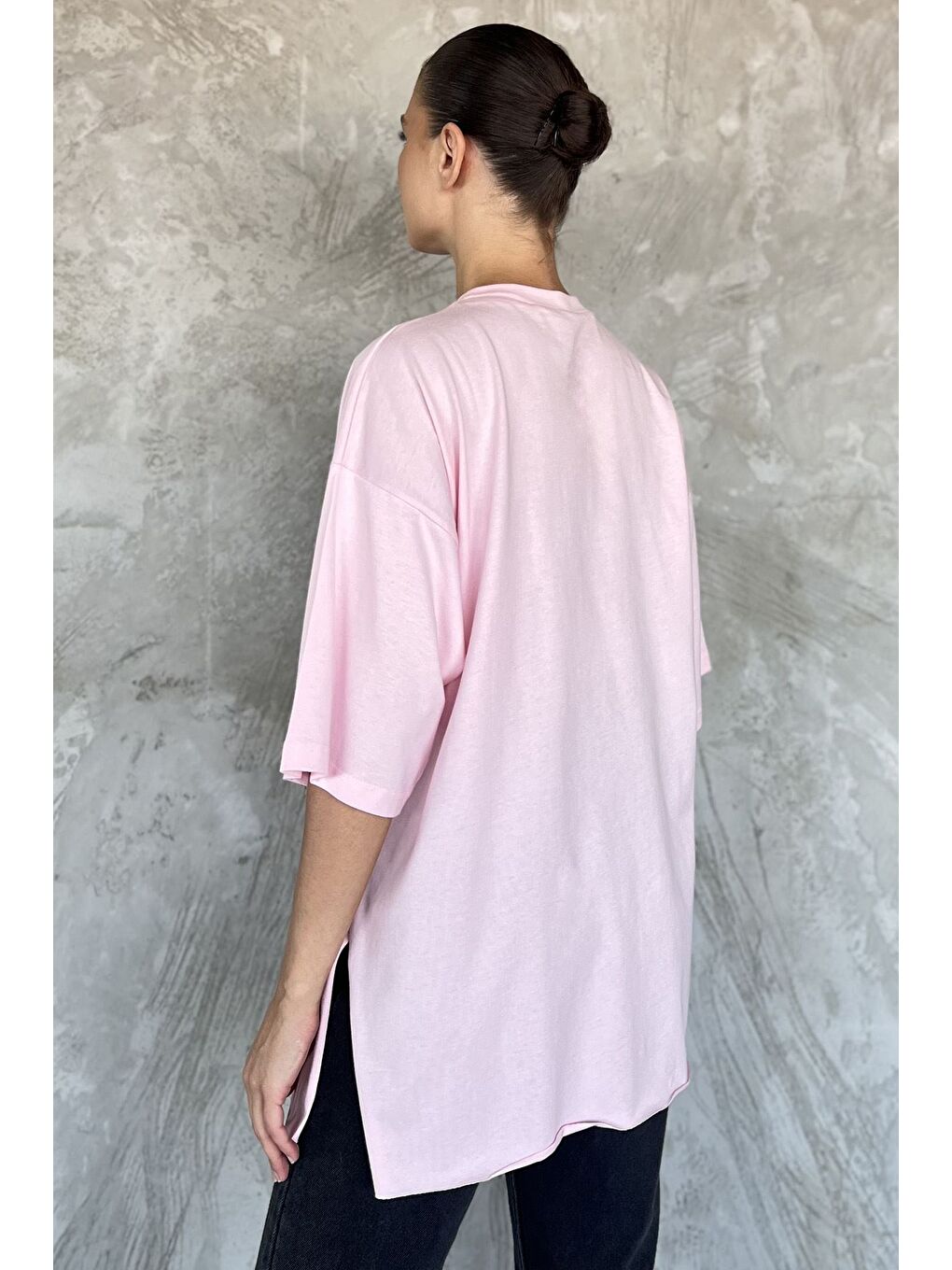 Pembe Kadın Bisiklet Yaka Yan Yırtmaç Detaylı Salaş T-shirt-2