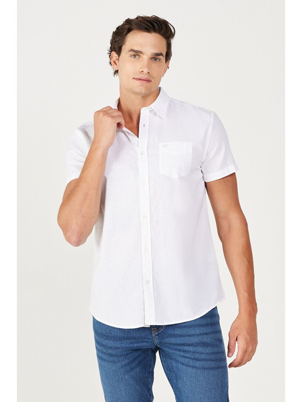 Beyaz Regular Fit Normal Kesim Kısa Kollu Düğmeli Yaka Keten Gömlek-1