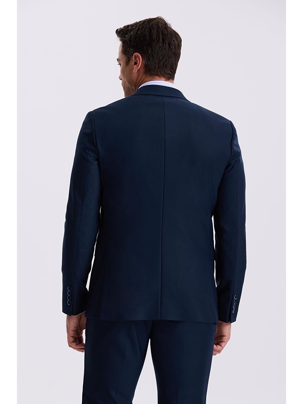 Lacivert Slim Fit Mono Yaka Çift Yırtmaçlı Yelekli Takım Elbise-3