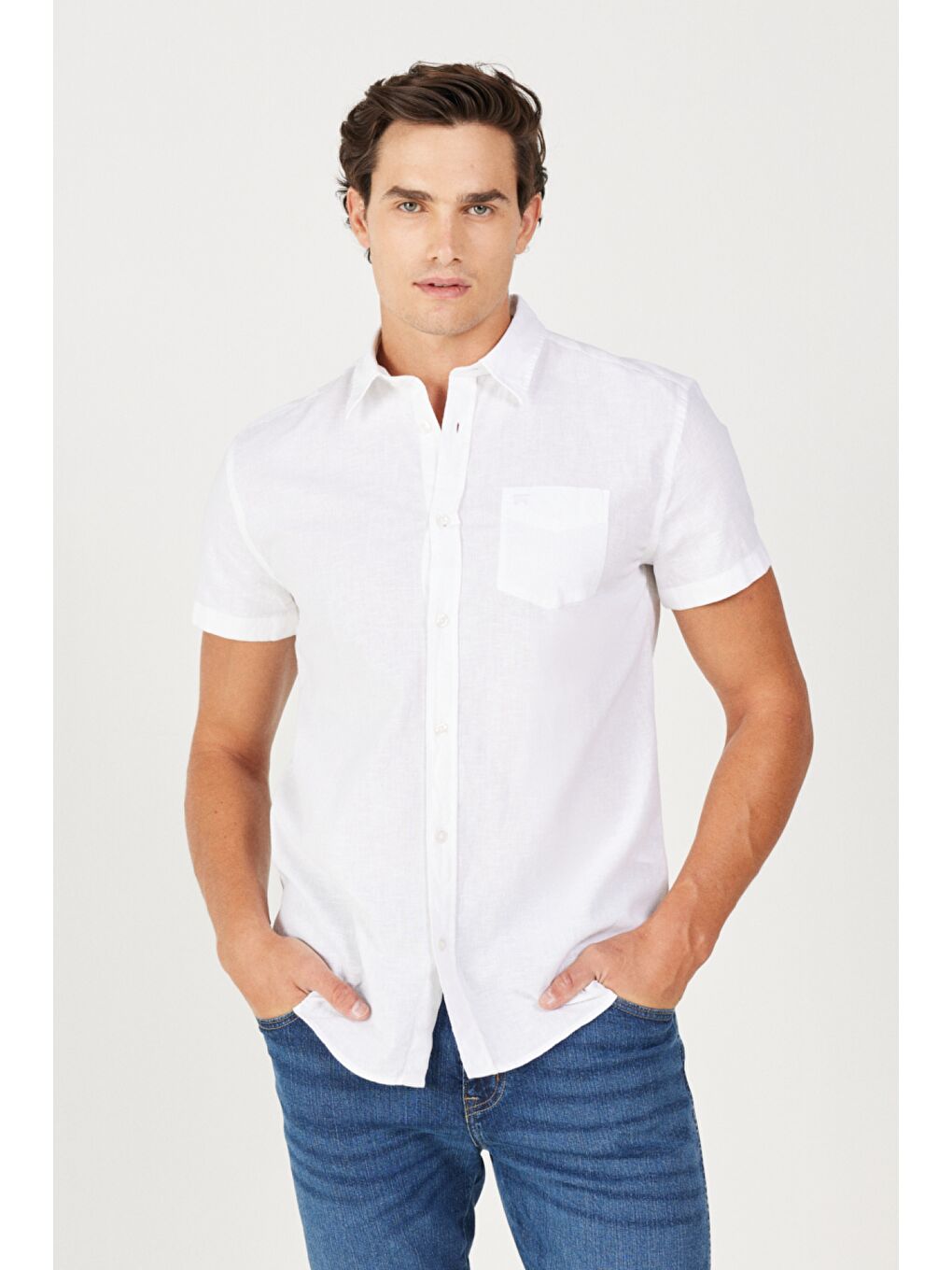 Beyaz Regular Fit Normal Kesim Kısa Kollu Düğmeli Yaka Keten Gömlek-2