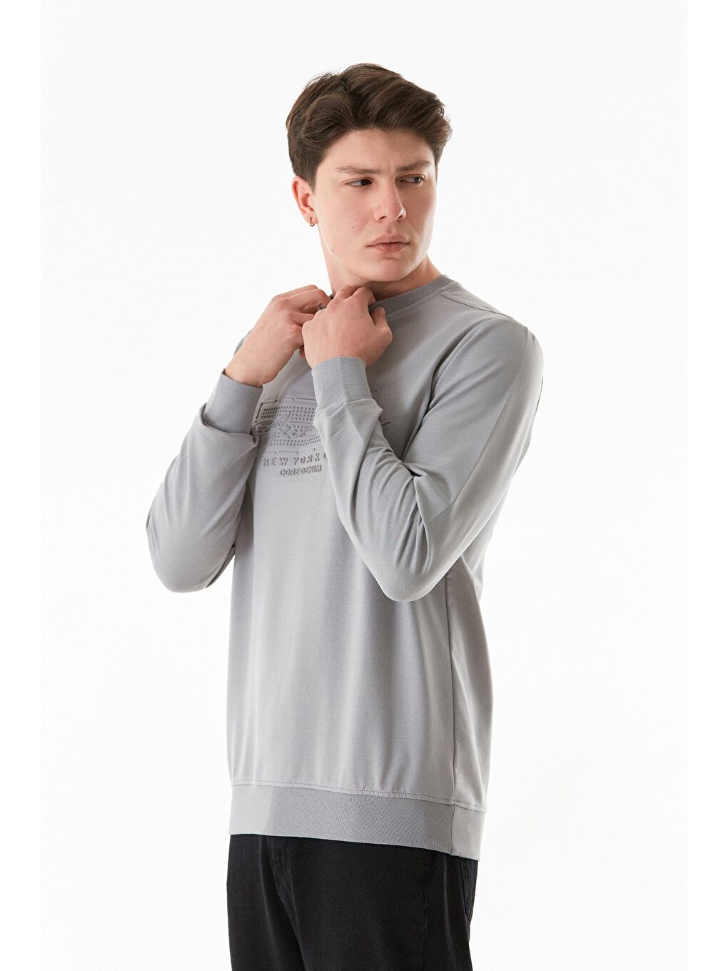 Gri Kabartma Desenli Bisiklet Yaka Sweatshirt-2