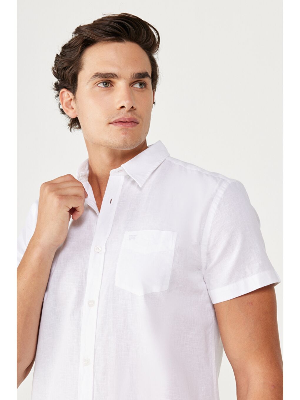 Beyaz Regular Fit Normal Kesim Kısa Kollu Düğmeli Yaka Keten Gömlek-3