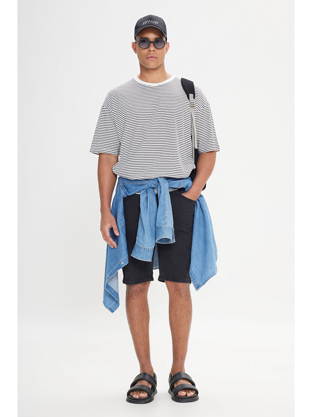 Erkek Siyah-Beyaz Oversize Bol Kesim %100 Pamuk Bisiklet Yaka Çizgili Tişört-1