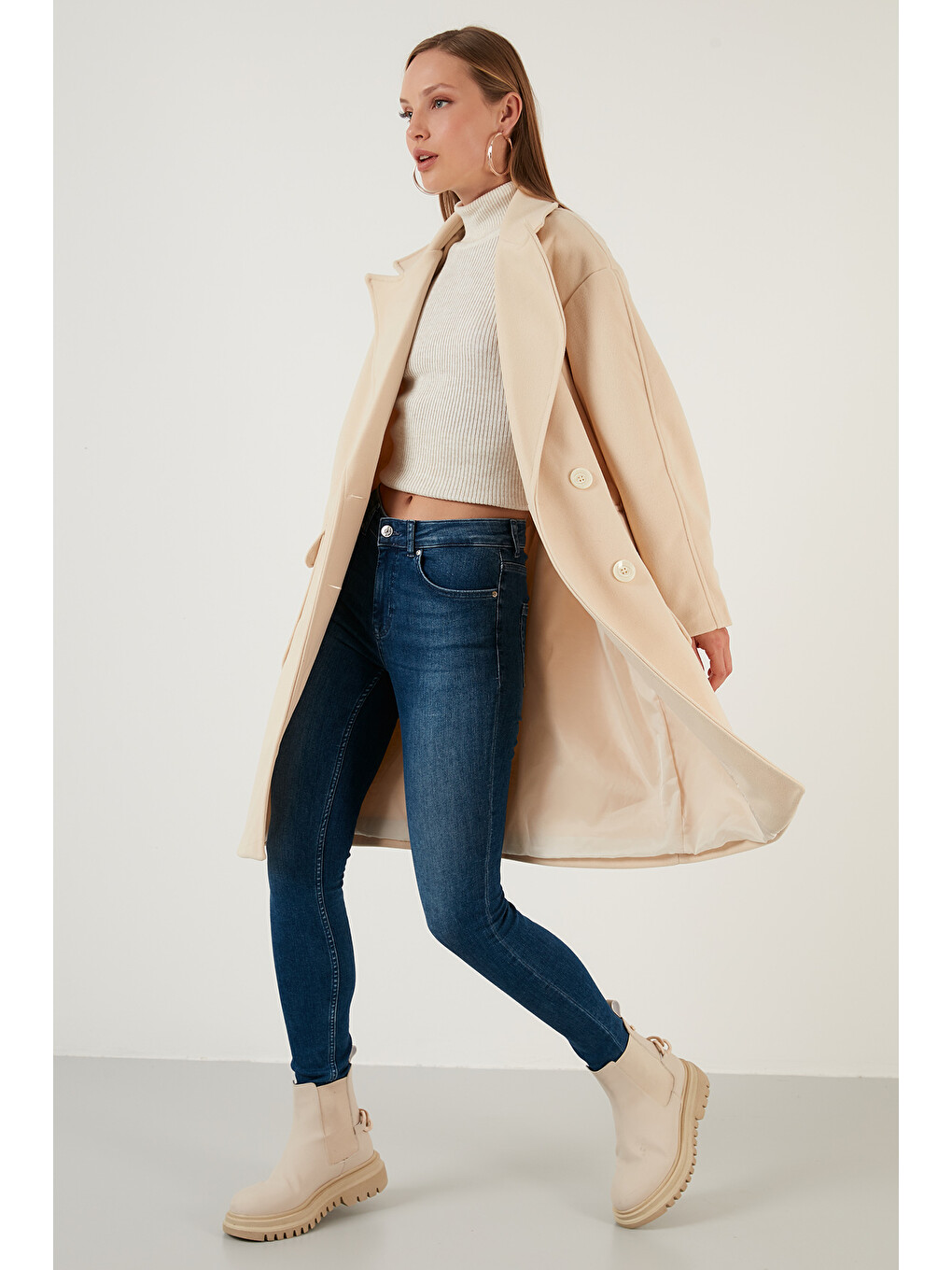 Bej Oversize Çift Düğmeli Kruvaze Yaka Uzun Kadın Kaban 6230043-1