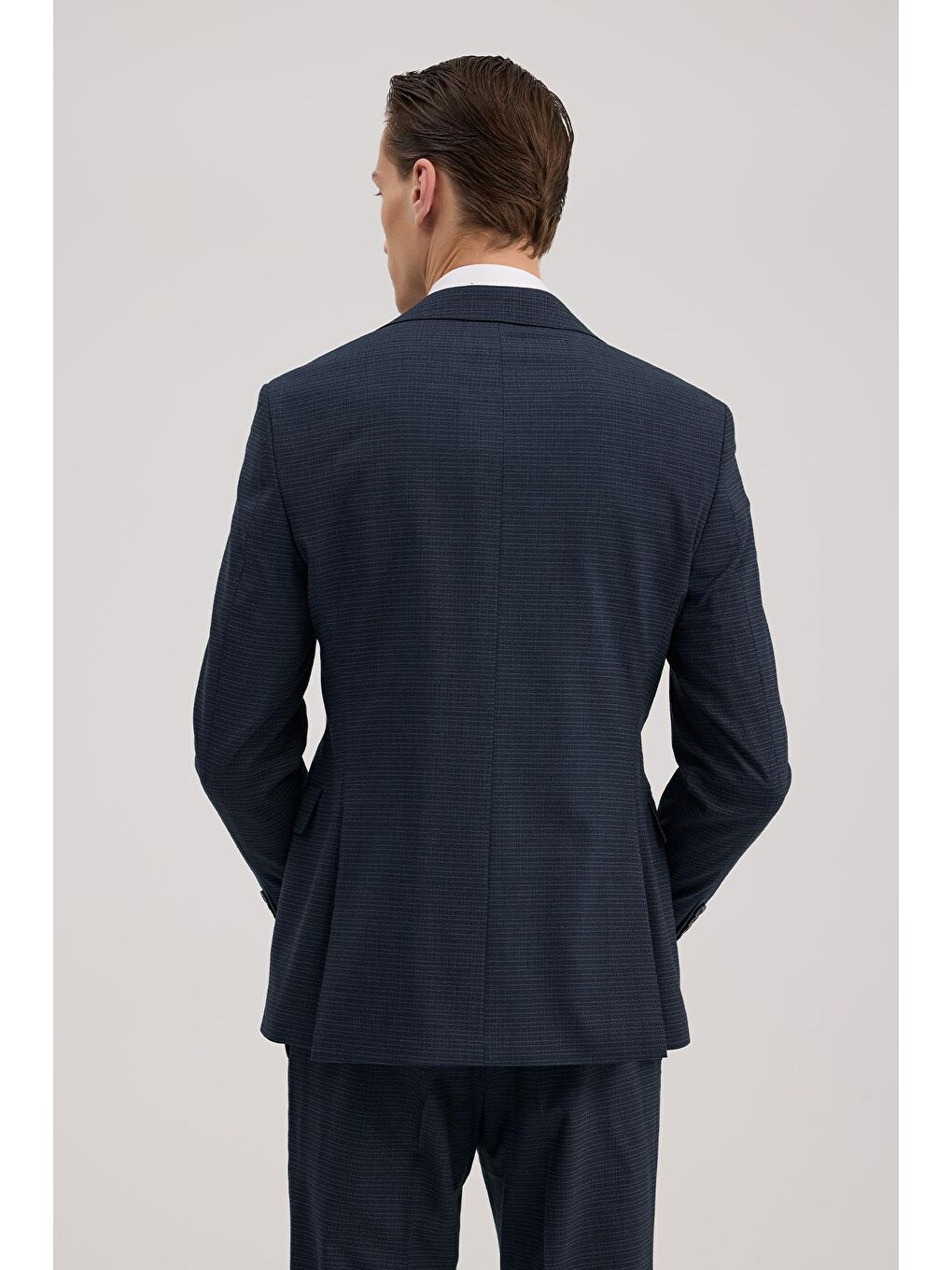 Lacivert Slim Fit Kırlangıç Yaka Yelekli Kombinli Takım Elbise-3