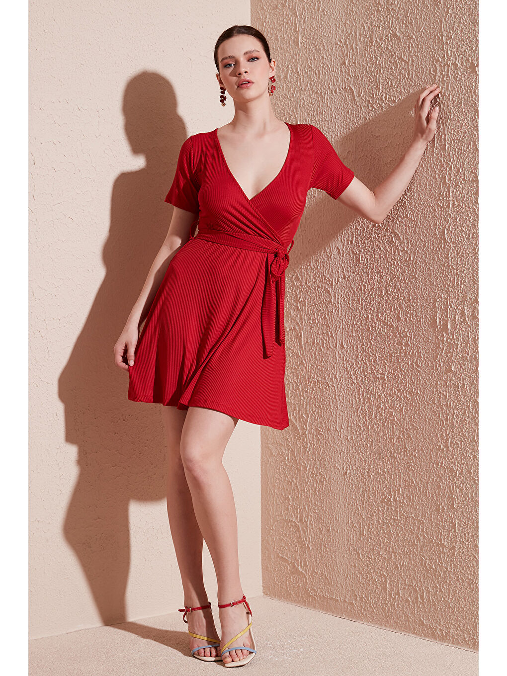 Kırmızı Belden Bağlamalı Kruvaze Yaka Fitilli Kadın Elbise 5864505Y6