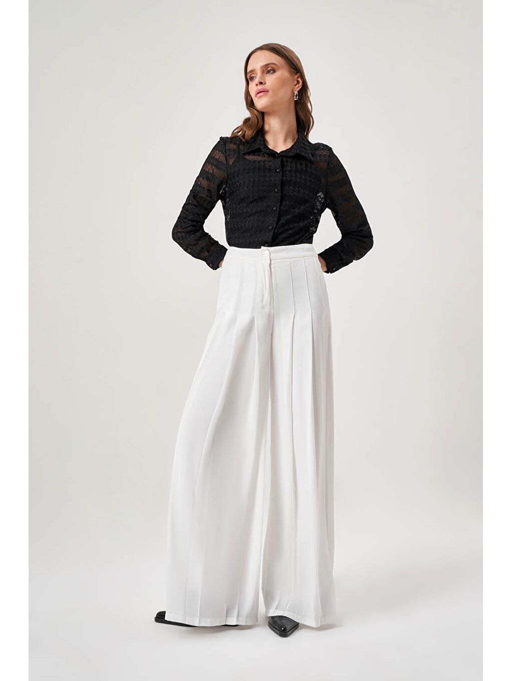 Önü Kırma Pliseli Ekru Pantolon