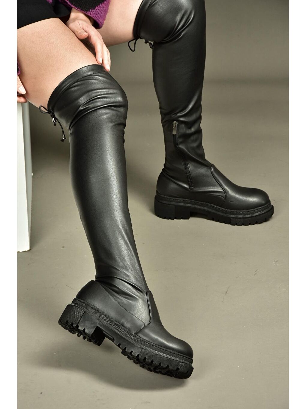 Siyah Kadın Diz Üstü Çizme V726425309-1
