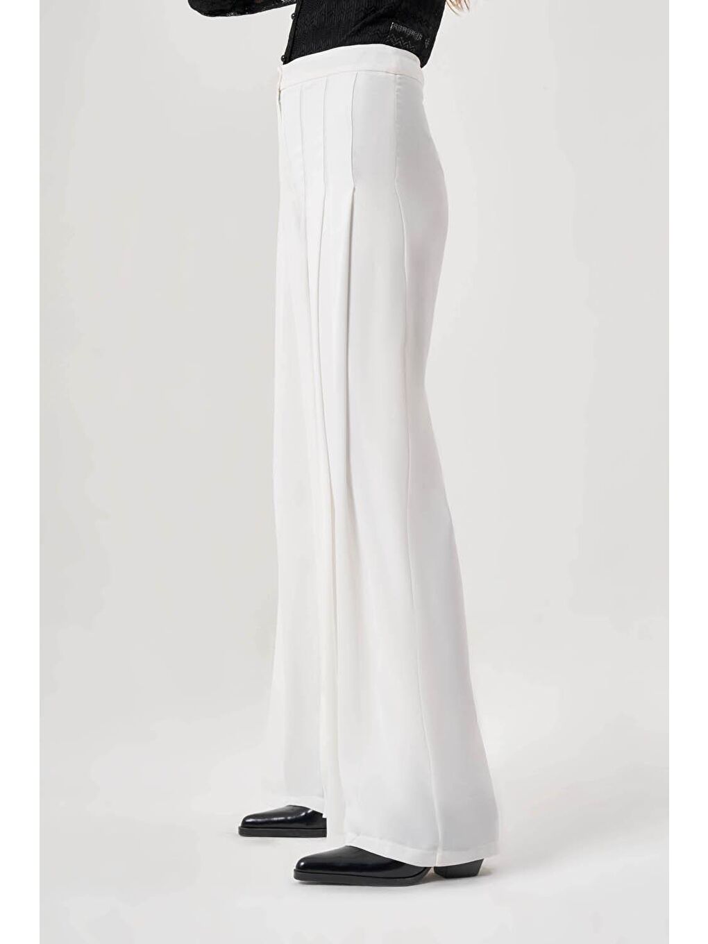 Önü Kırma Pliseli Ekru Pantolon-3