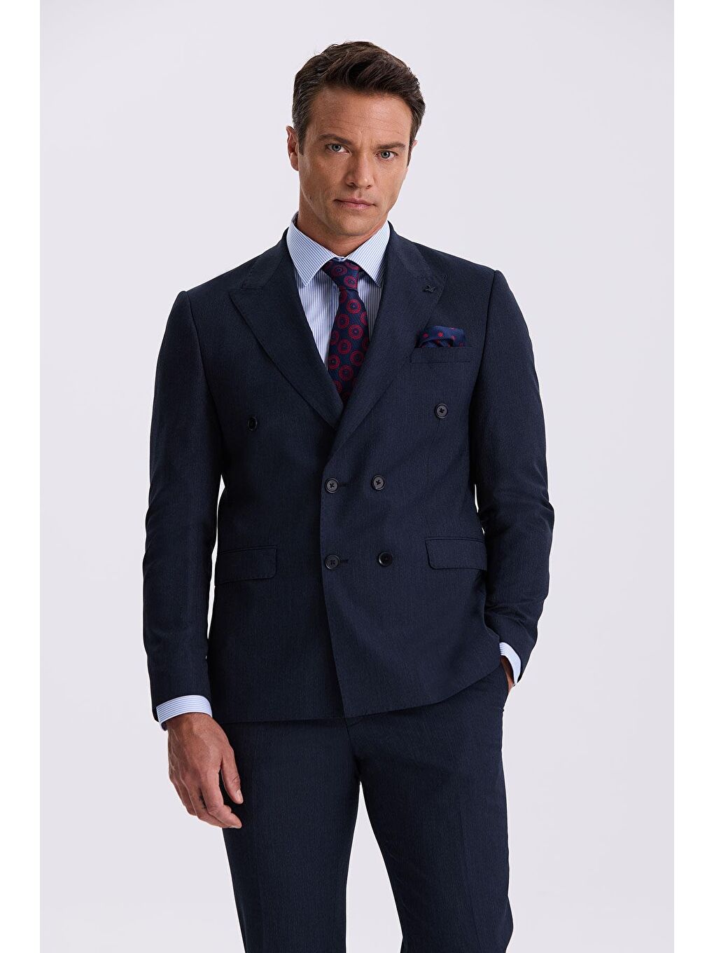 Lacivert Slim Fit Kırlangıç Yaka Çift Yırtmaç Yünlü Kruvaze Takım Elbise-1