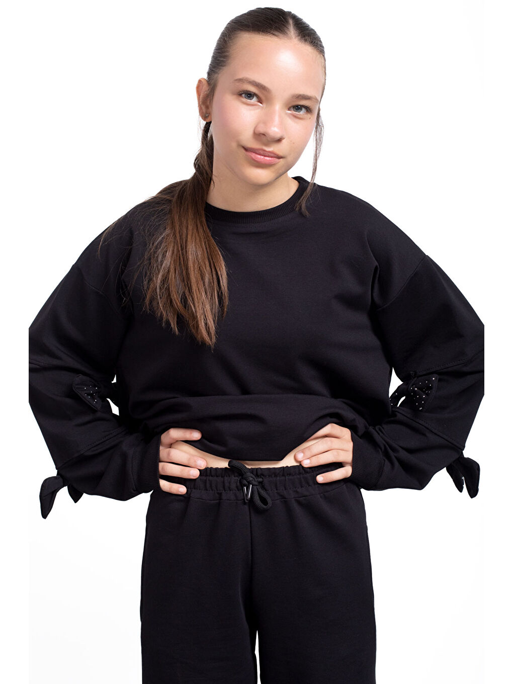 Siyah Yırtmaçlı Paça Fiyonk Detaylı Kız Çocuk 2li Eşofman Takımı 21215-3