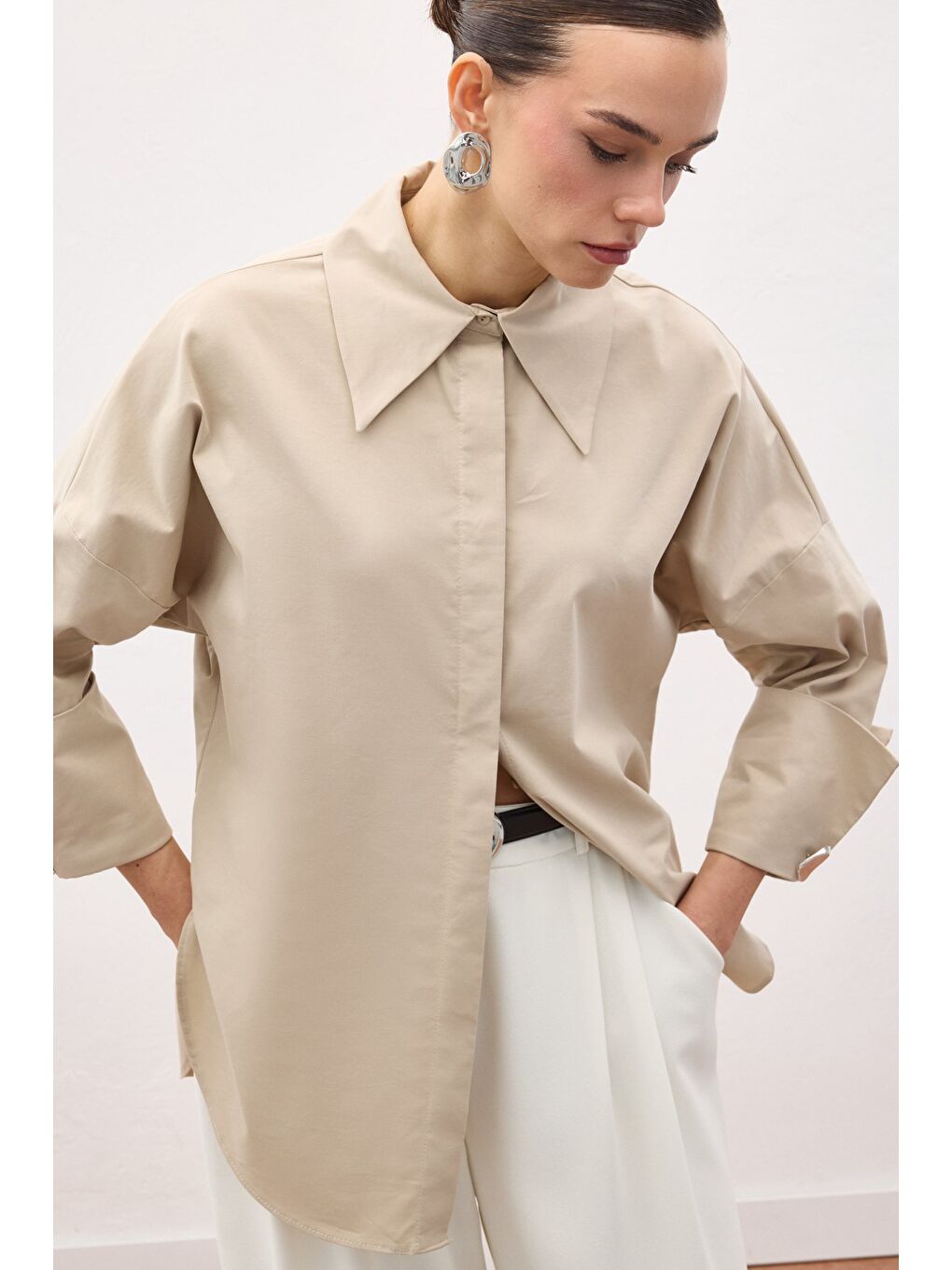 Düğme Detaylı Gömlek - Bej-2
