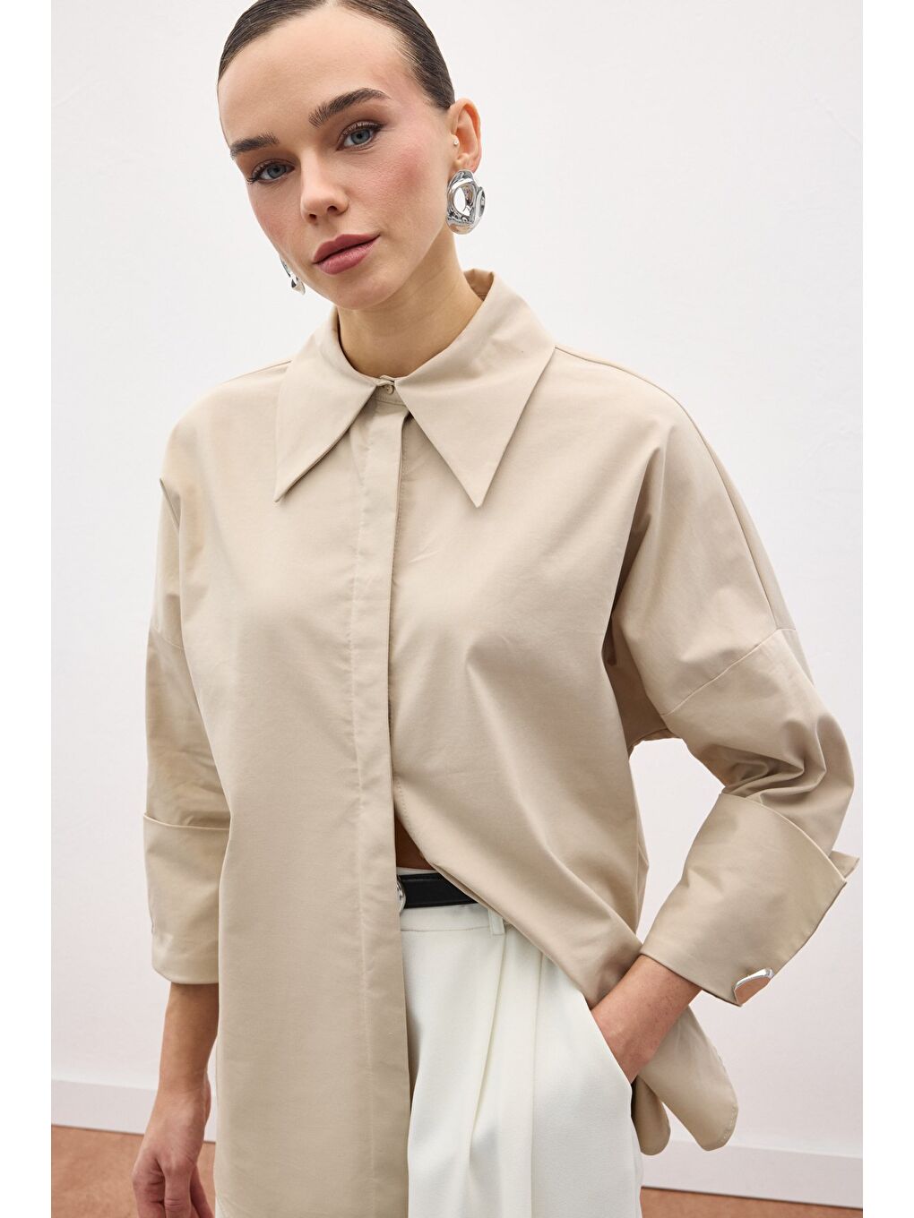 Düğme Detaylı Gömlek - Bej-3