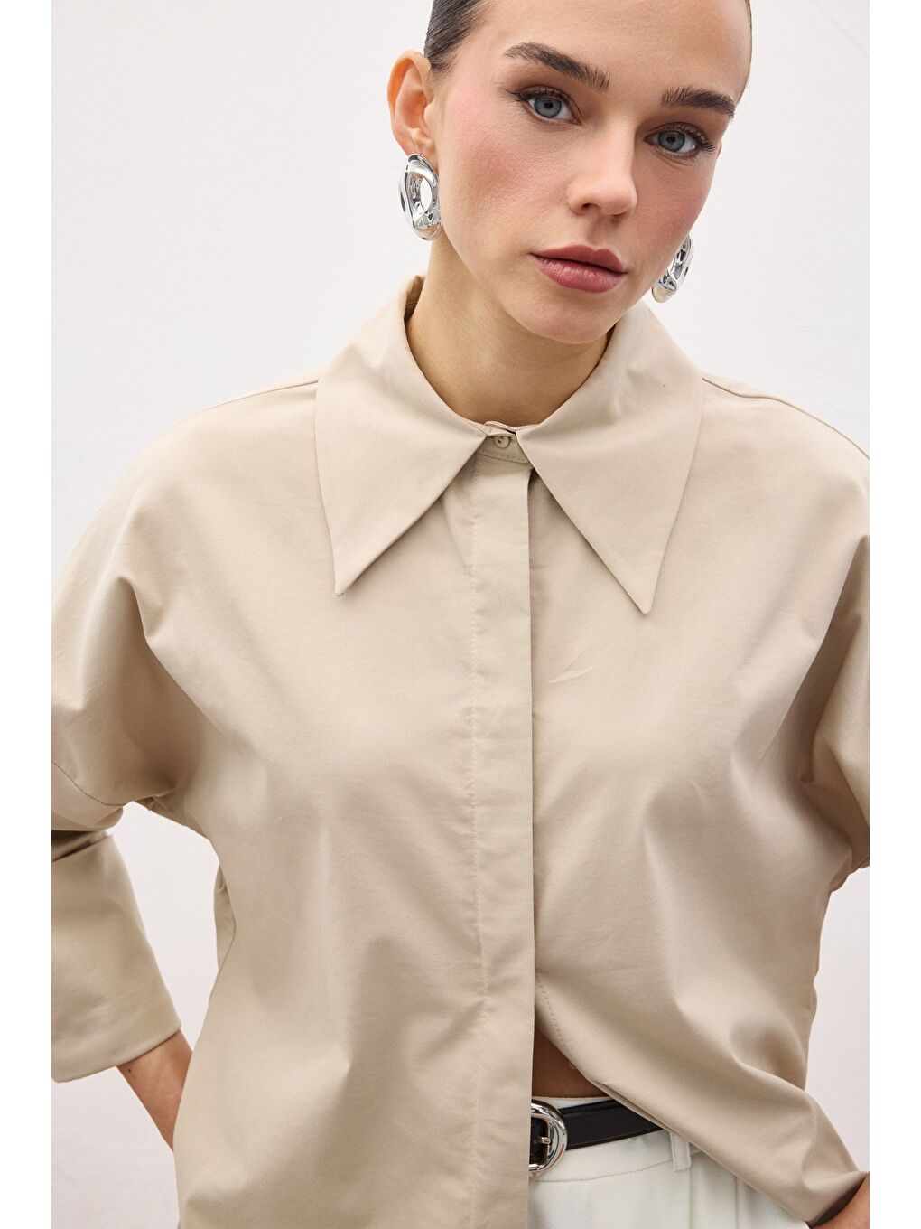 Düğme Detaylı Gömlek - Bej-5