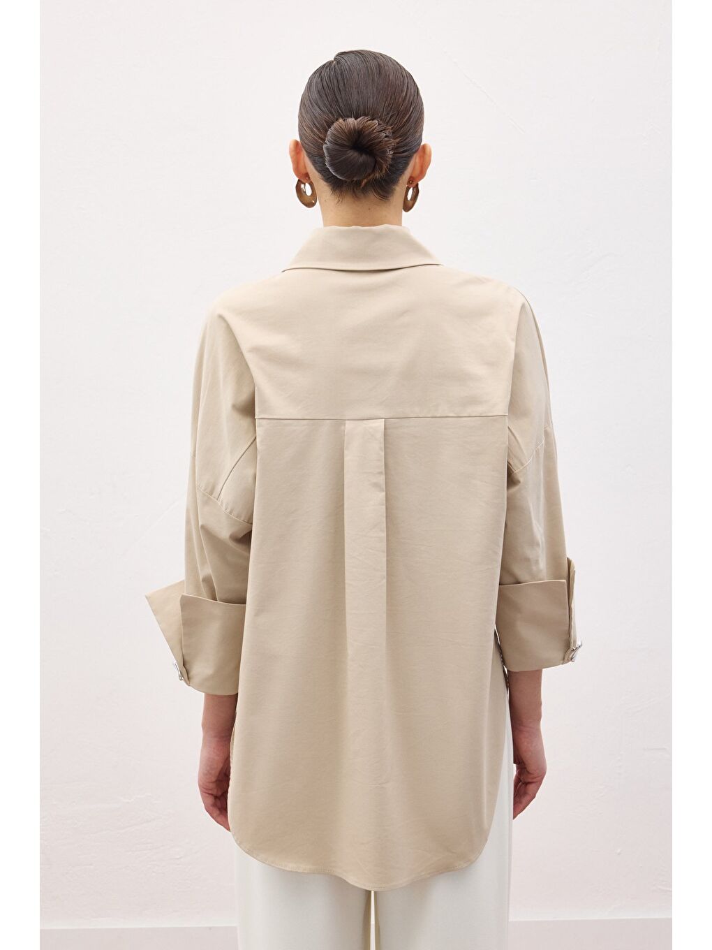 Düğme Detaylı Gömlek - Bej-7