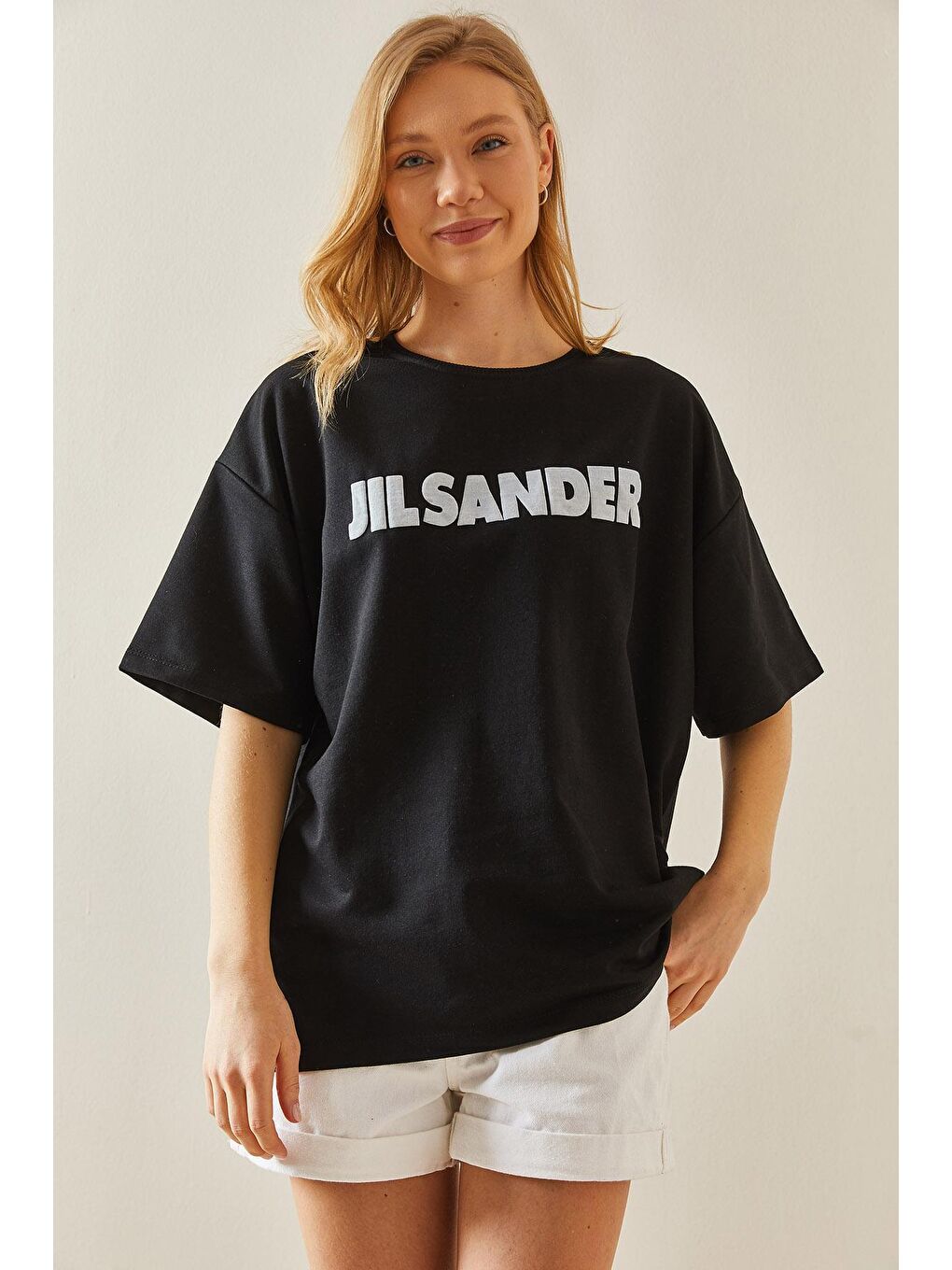 Siyah Bisiklet Yaka Önü Yazılı Oversize Tişört 5YXK1-47999-02-2