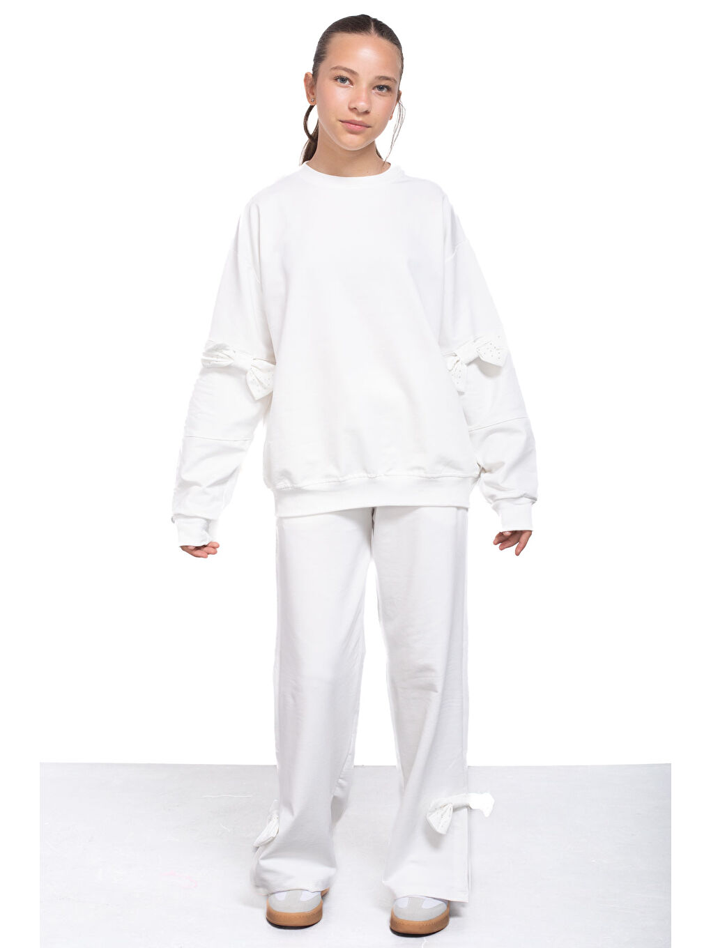 Ekru Yırtmaçlı Paça Fiyonk Detaylı Kız Çocuk 2li Eşofman Takımı 21213