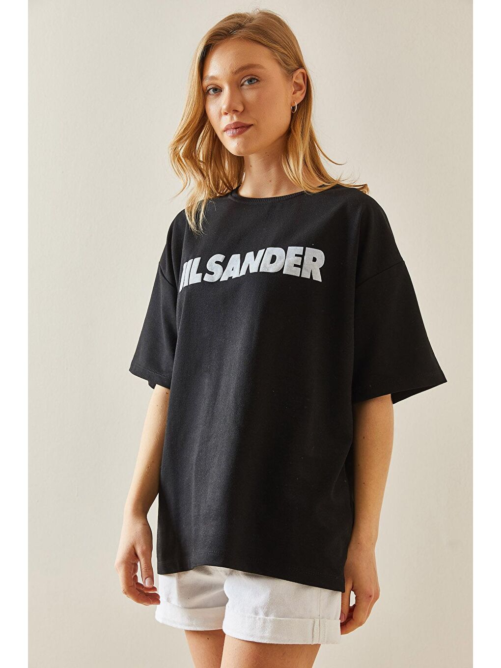 Siyah Bisiklet Yaka Önü Yazılı Oversize Tişört 5YXK1-47999-02-3