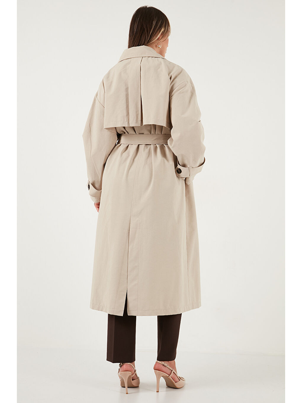 Bej Pamuklu Oversize Kruvaze Yaka Düğmeli Uzun Trençkot 6839605-4