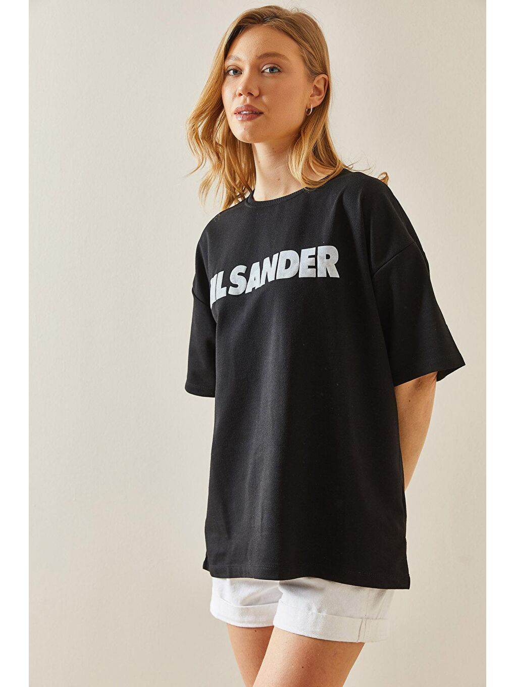 Siyah Bisiklet Yaka Önü Yazılı Oversize Tişört 5YXK1-47999-02-4