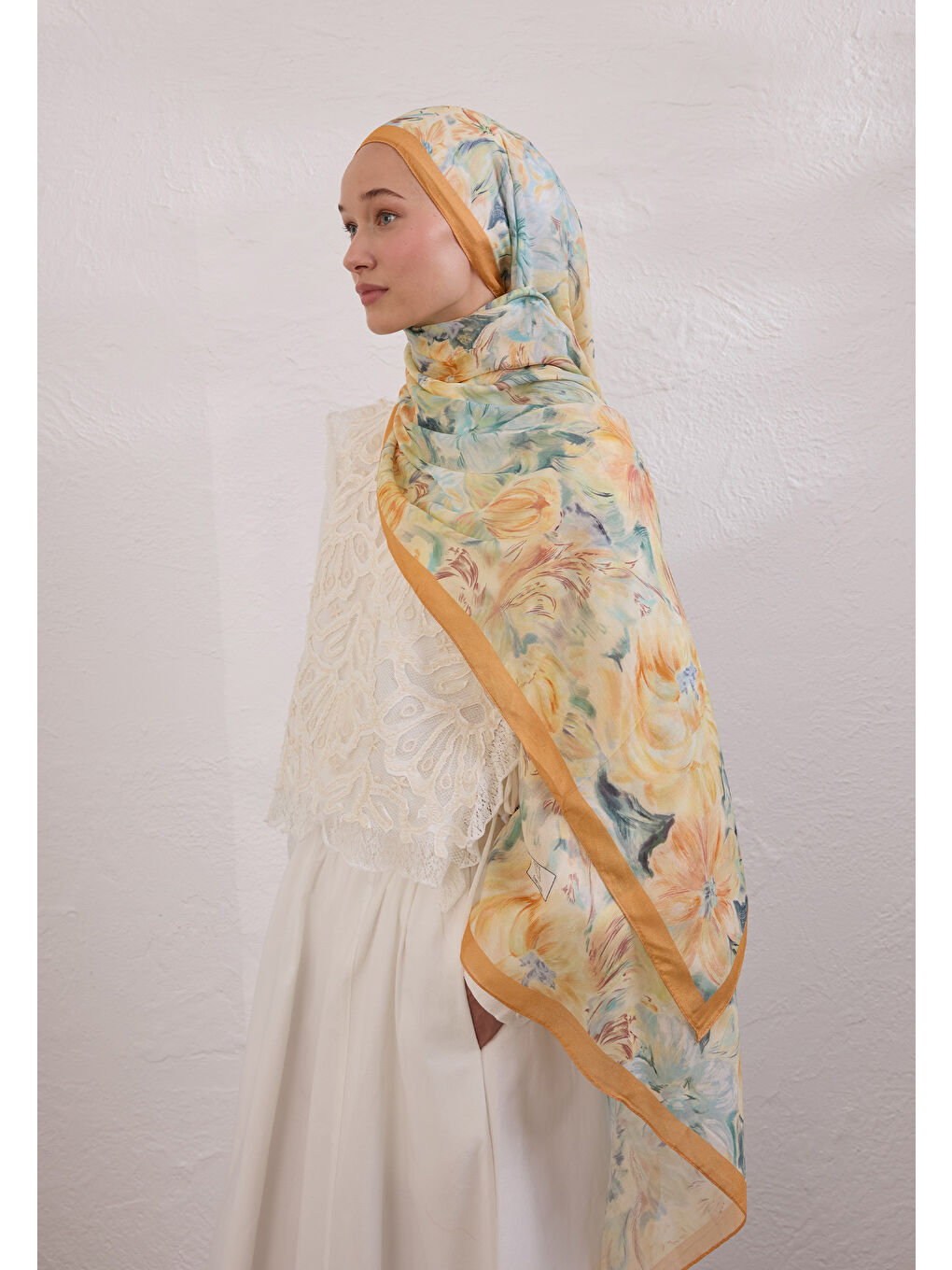 Sarı Pure Flora Desen Rami Şal Işığı-1