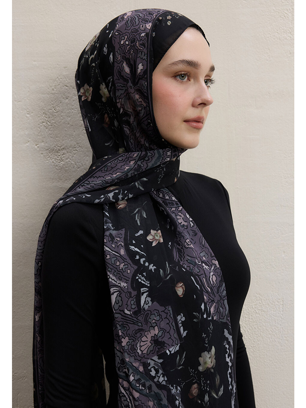 Alıza Desen İpek Krep Şal Siyah-1