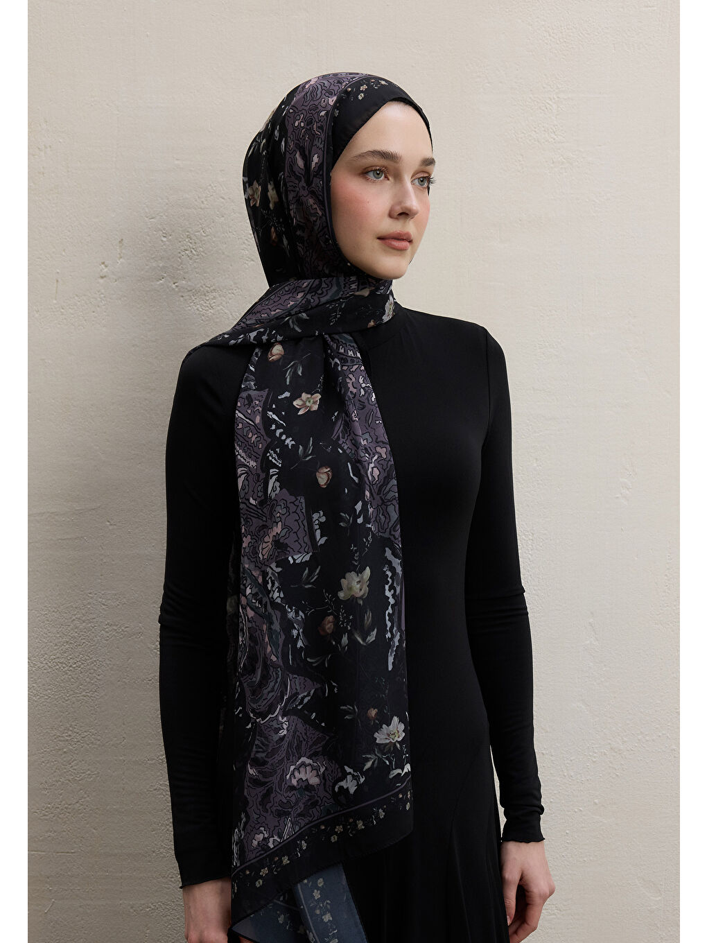 Alıza Desen İpek Krep Şal Siyah-2