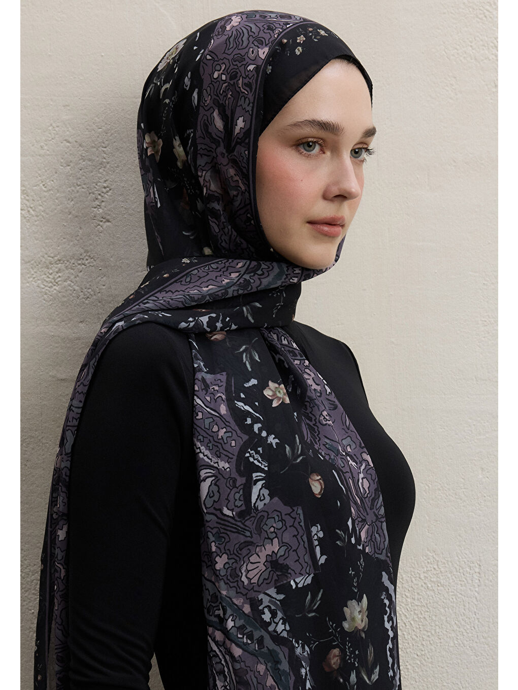 Alıza Desen İpek Krep Şal Siyah-3