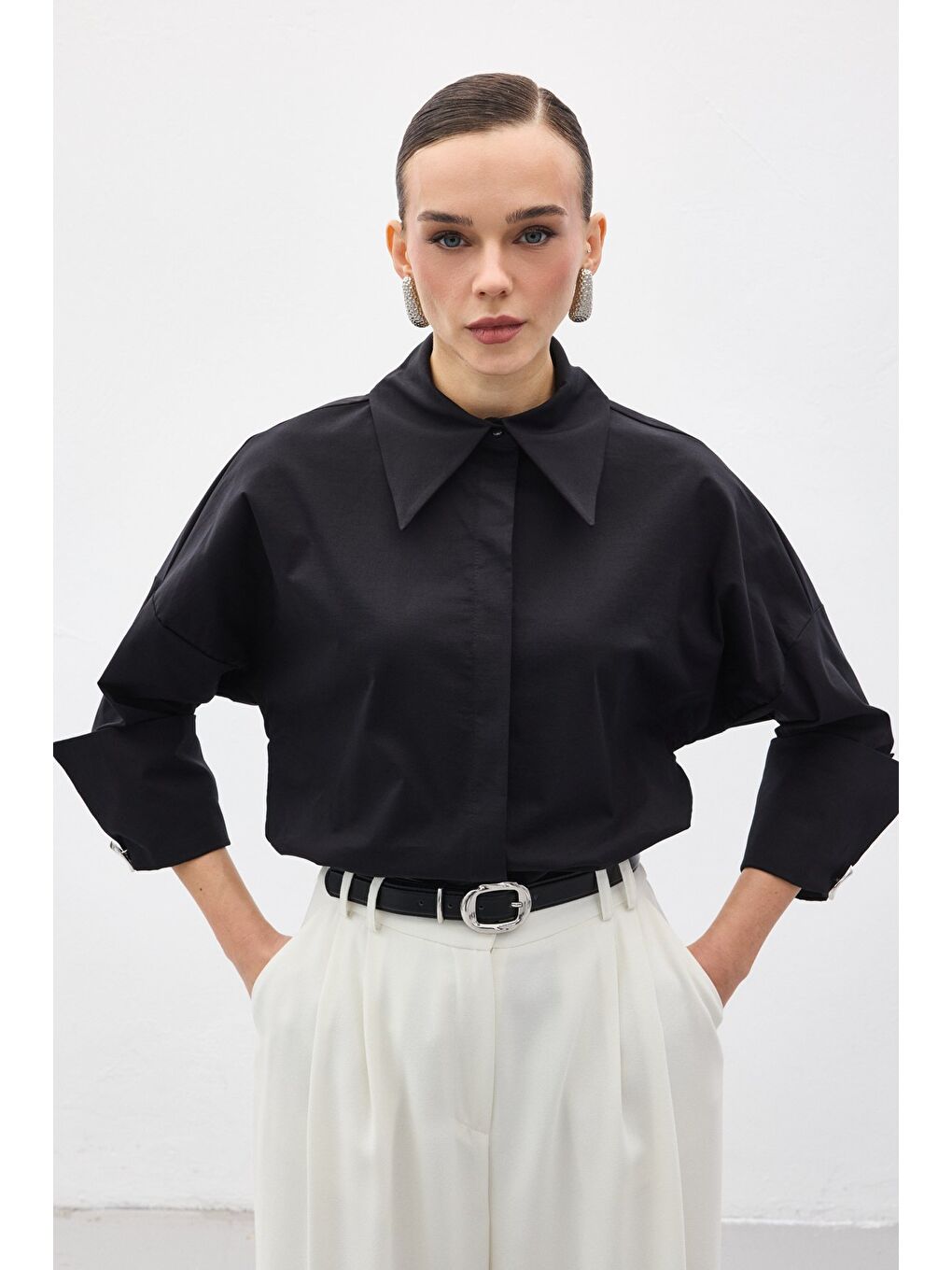 Düğme Detaylı Gömlek - Siyah-2