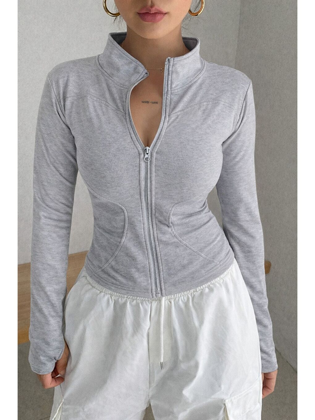 Gri Kadın Bej İki İplik Fermuarlı Dar Kesim Mevsimlik Hırka – Dik Yaka Fit Basic Ceket