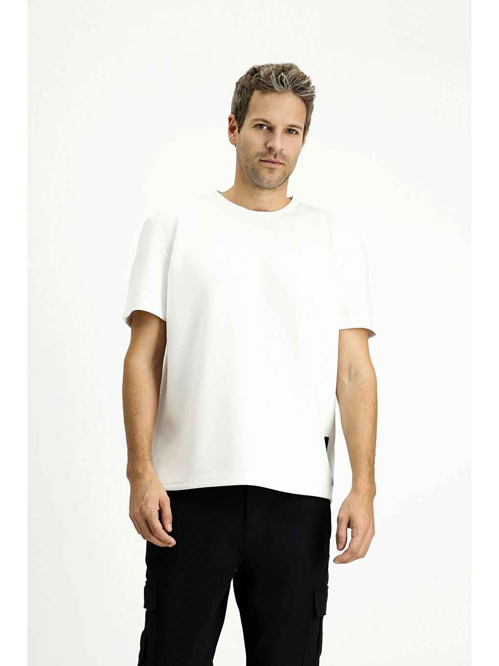 Beyaz BİSİKLET YAKA OVERSİZE Elastanlı BASKILI TİŞÖRT-2