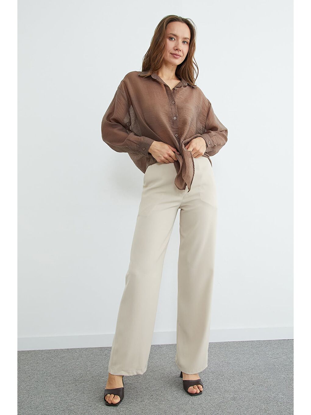 Kahverengi Jakarlı Düğmeli Transparan Gömlek-1