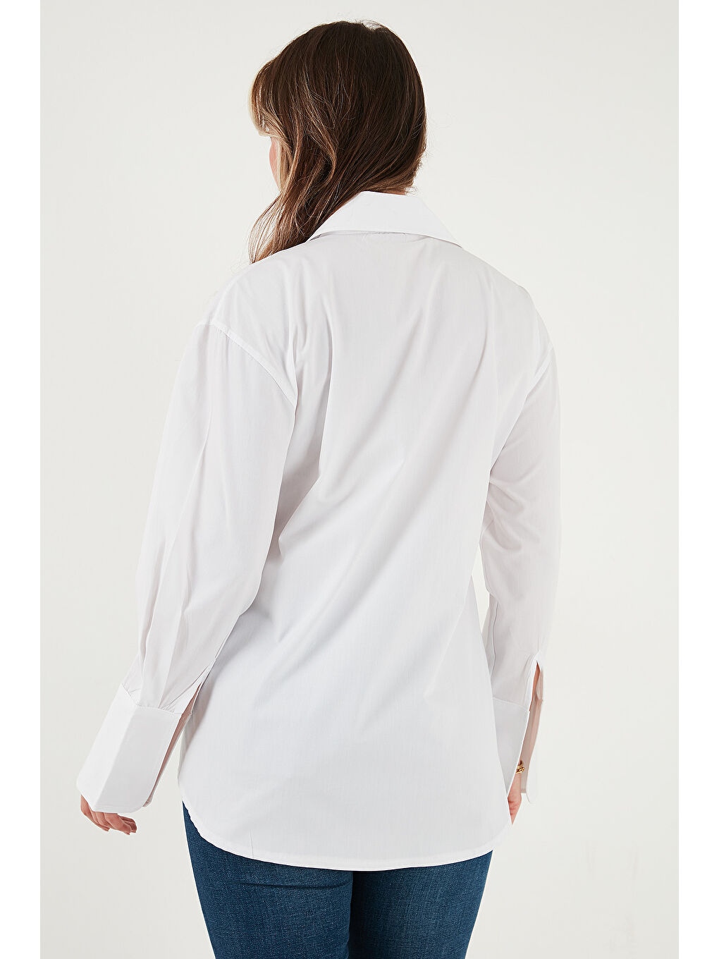 Beyaz Regular Fit Klasik Yaka Bağlamalı Uzun Kollu Gömlek 6834987-6