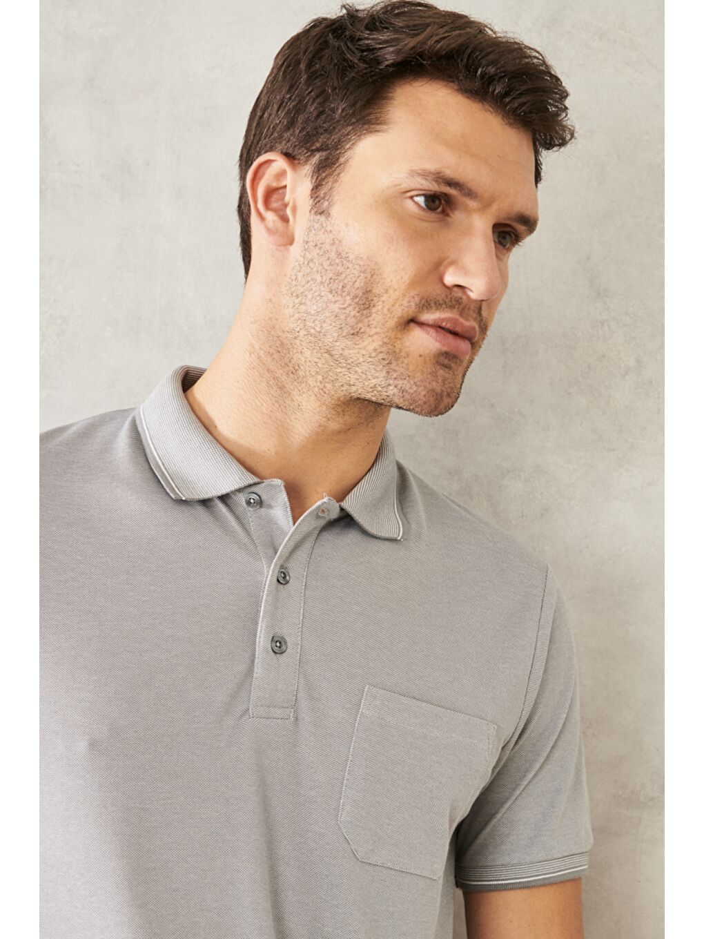 Erkek Gri Pamuklu Comfort Fit Rahat Kesim Polo Yaka Cepli Tişört-2